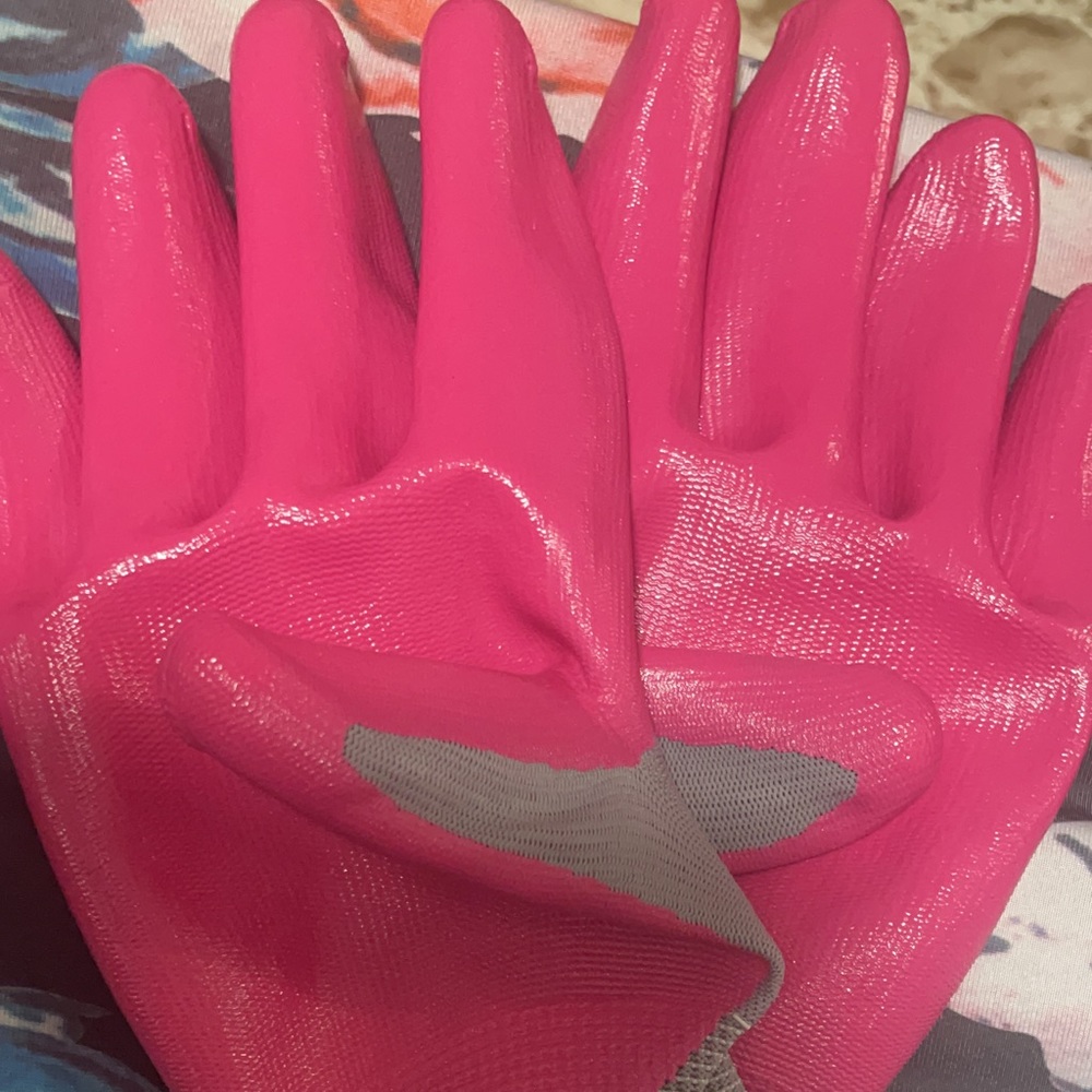 Gardening gloves